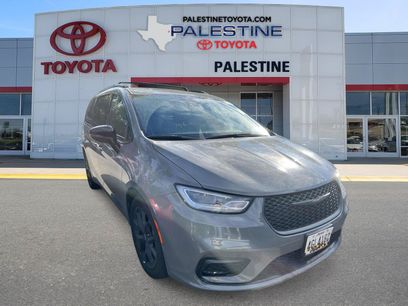 Used 2025 Chrysler Pacifica Limited