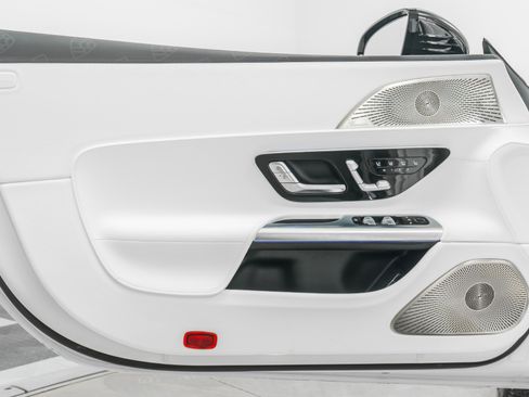 Used 2026 Mercedes-Benz Maybach SL 680 image 37