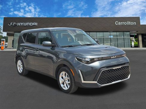 Used 2025 Kia Soul LX w/ LX Technology Package FWD image 3