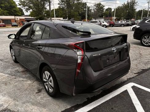 Used 2016 Toyota Prius Three w/ Advanced Technology Package FWD image 4
