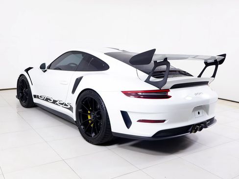Certified 2019 Porsche 911 GT3 RS RWD image 3