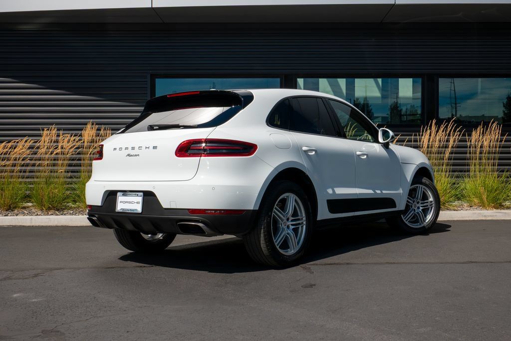 Used 2018 Porsche Macan AWD/4WD image 20