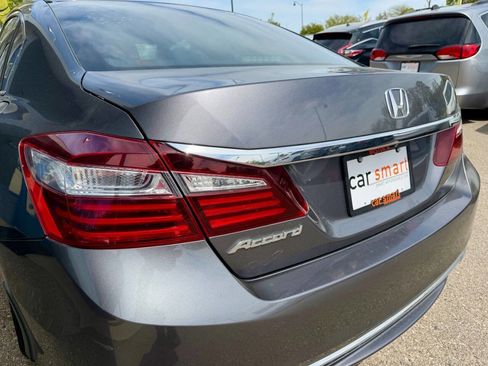 Used 2017 Honda Accord LX image 19