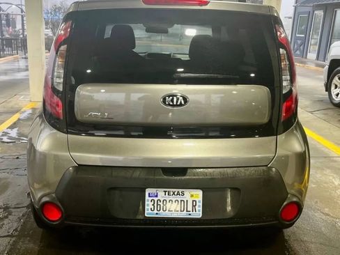 Used 2019 Kia Soul + image 6