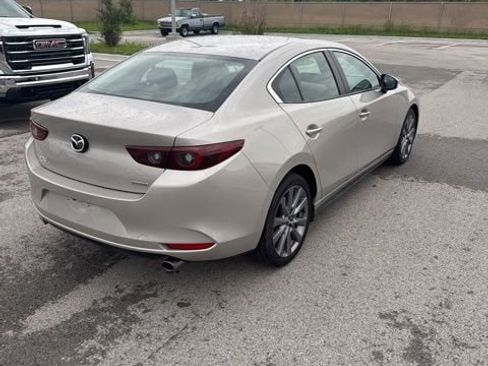 Used 2025 MAZDA MAZDA3 s FWD image 3