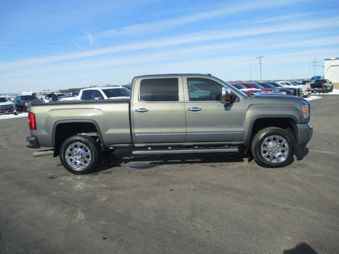 Used 2017 GMC Sierra 2500 Denali w/ Duramax Plus Package image 2