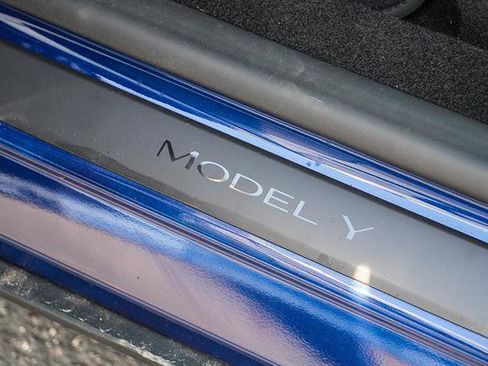 Used 2026 Tesla Model Y Long Range image 21