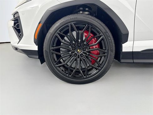 Used 2025 Lamborghini Urus SE image 31