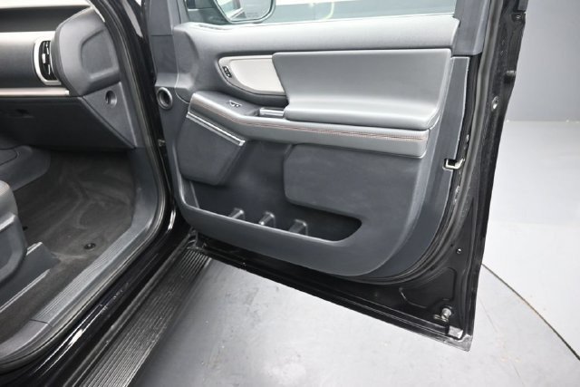 Certified 2025 Ford Expedition Active AWD/4WD image 34