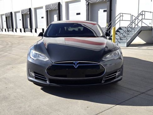 Used 2013 Tesla Model S image 2