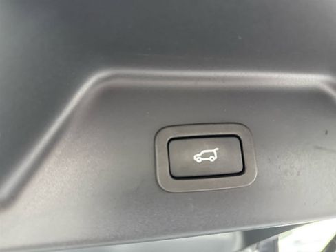 Used 2022 Land Rover Range Rover Westminster Edition image 32