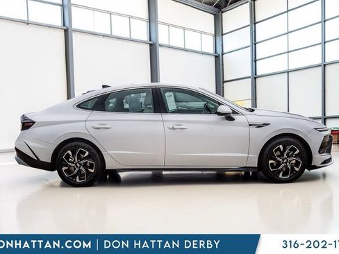 Used 2025 Hyundai Sonata SEL FWD image 25