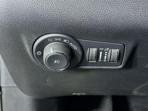 Used 2022 Jeep Compass Latitude AWD/4WD image 16