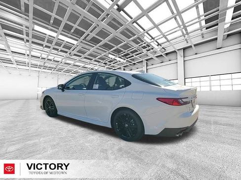 Used 2026 Toyota Camry SE image 5