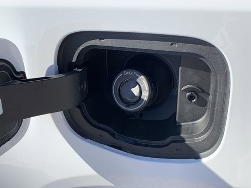 New 2025 Ford Maverick XL image 15