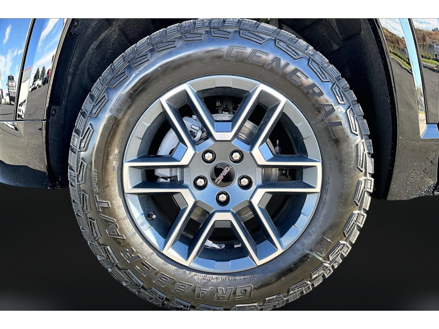 New 2027 GMC Terrain AT4 w/ Technology Package II AWD/4WD image 13