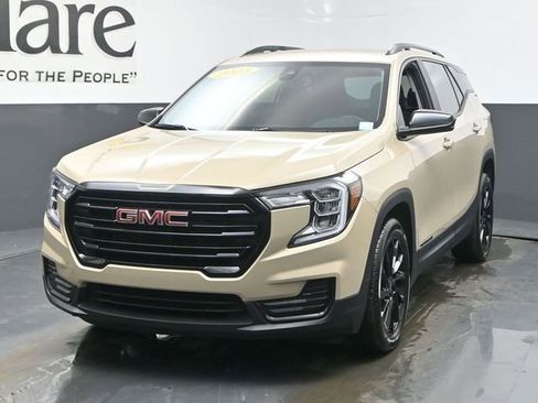Used 2023 GMC Terrain SLE w/ Driver Convenience Package image 7
