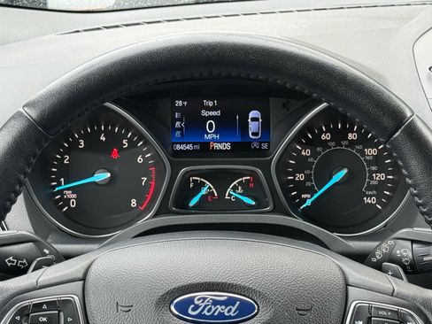 Used 2017 Ford Escape Titanium image 29