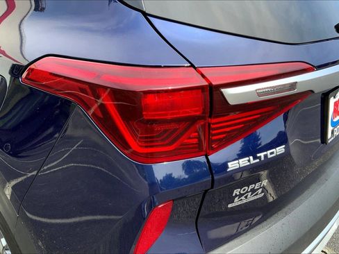 Used 2023 Kia Seltos EX image 28