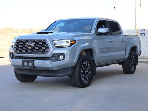 Used 2020 Toyota Tacoma TRD Sport w/ TRD Premium Sport Package AWD/4WD image 2