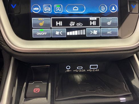 Used 2023 Subaru Outback Premium AWD/4WD image 22