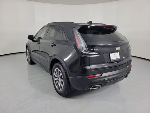 Used 2021 Cadillac XT4 Sport w/ Enhanced Visibility Package FWD image 3