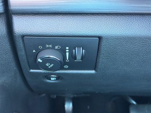 Used 2022 Jeep Grand Cherokee Laredo X image 11