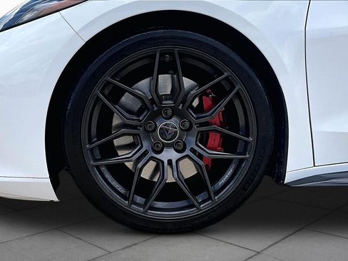 Used 2024 Chevrolet Corvette Z06 RWD image 10
