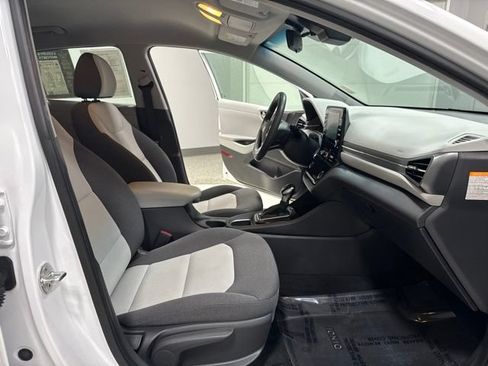 Used 2020 Hyundai Ioniq Blue FWD image 29
