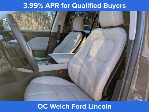 Certified 2025 Lincoln Aviator Reserve RWD image 24
