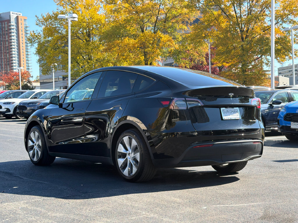 Used 2024 Tesla Model Y Long Range AWD/4WD image 6