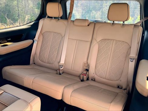 Used 2022 Jeep Grand Wagoneer Series III w/ HD Trailer Tow Package image 23