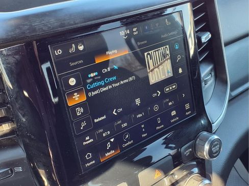 Used 2024 RAM 1500 Big Horn image 3