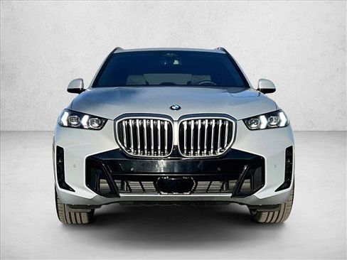 Used 2026 BMW X5 sDrive40i w/ M Sport Package image 3