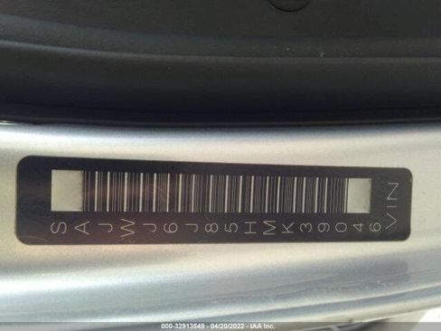 Used 2017 Jaguar F-TYPE SVR image 9