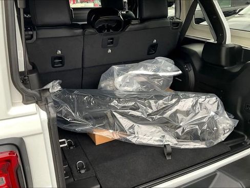 New 2024 Jeep Wrangler Unlimited Rubicon 392 image 22