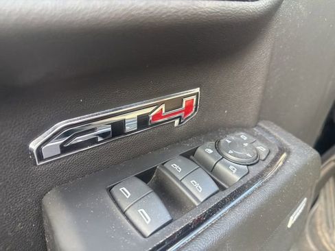 Used 2023 GMC Sierra 1500 AT4 w/ Technology Package image 10