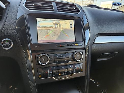 Used 2017 Ford Explorer XLT w/ Equipment Group 202A image 21