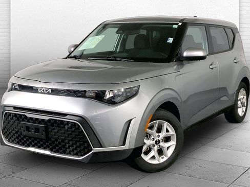 Certified 2025 Kia Soul LX w/ LX Technology Package FWD image 12