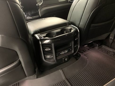 Used 2022 RAM 1500 Laramie AWD/4WD image 34