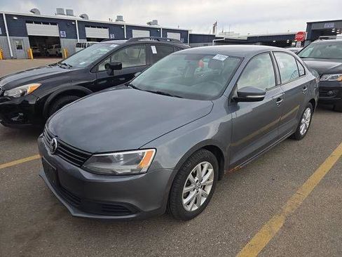 Used 2011 Volkswagen Jetta SE FWD image 1