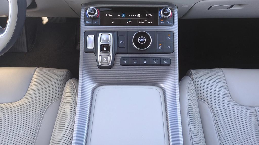 Certified 2024 Hyundai Palisade Calligraphy FWD image 15