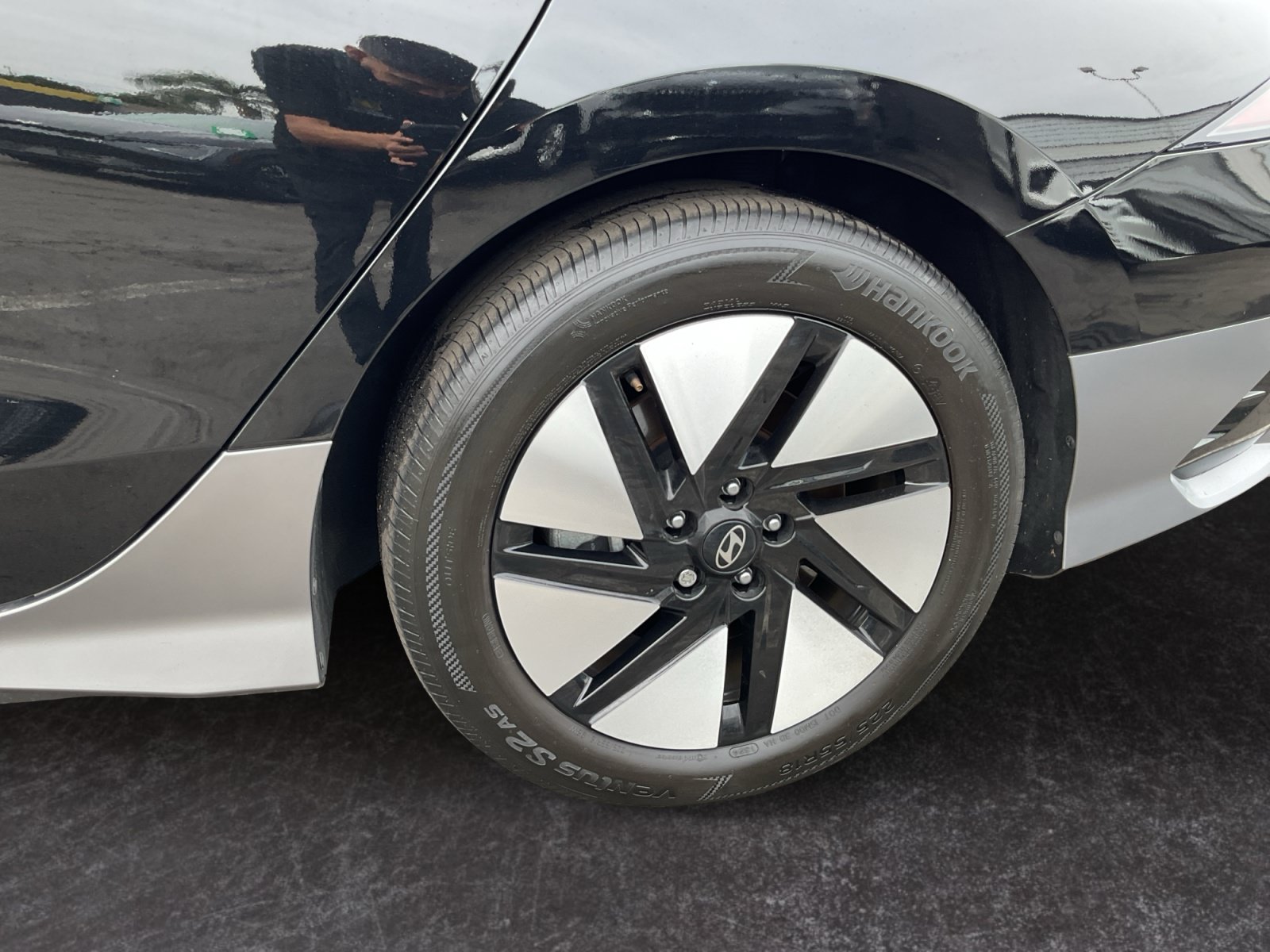 Used 2024 Hyundai Ioniq 6 SE RWD image 9