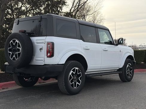 Used 2022 Ford Bronco Outer Banks image 3