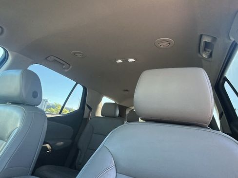 Used 2021 Chevrolet Traverse LT AWD/4WD image 11