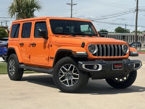 Used 2025 Jeep Wrangler Unlimited Sahara AWD/4WD image 3