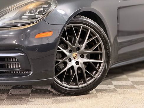 Used 2018 Porsche Panamera 4S image 2