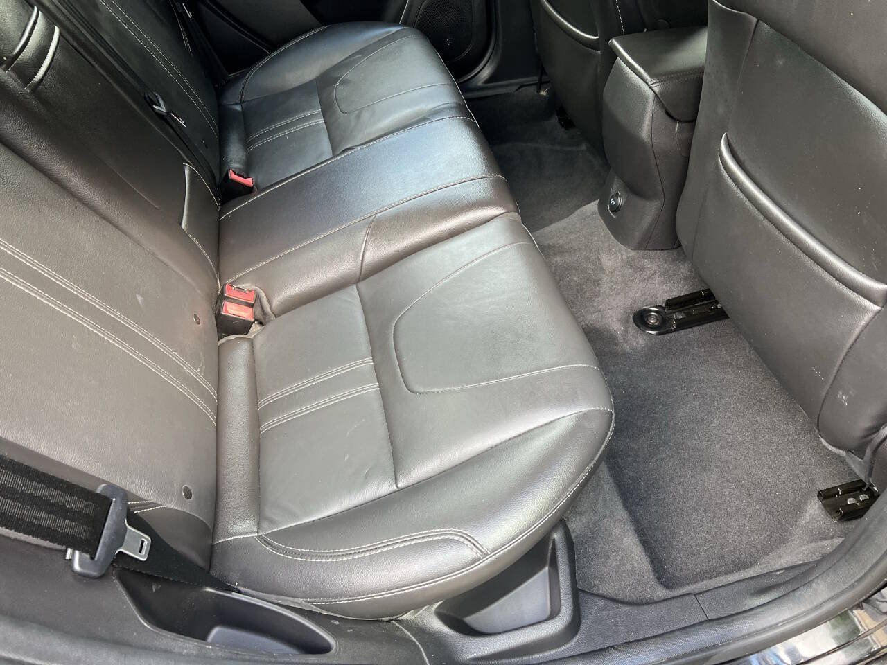 Used 2013 Ford Focus Titanium FWD image 11