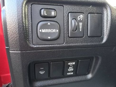 Used 2018 Toyota 4Runner SR5 AWD/4WD image 18