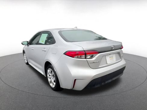 Used 2025 Toyota Corolla LE image 11